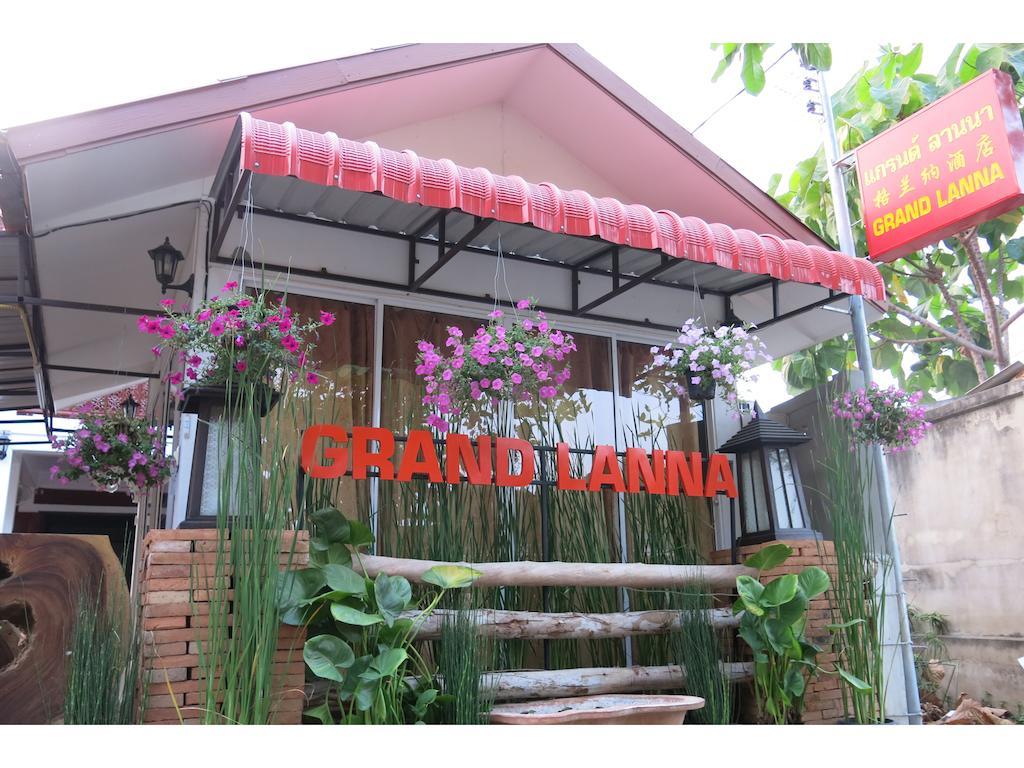 Grand Lanna Hotel Chiang Mai Bagian luar foto